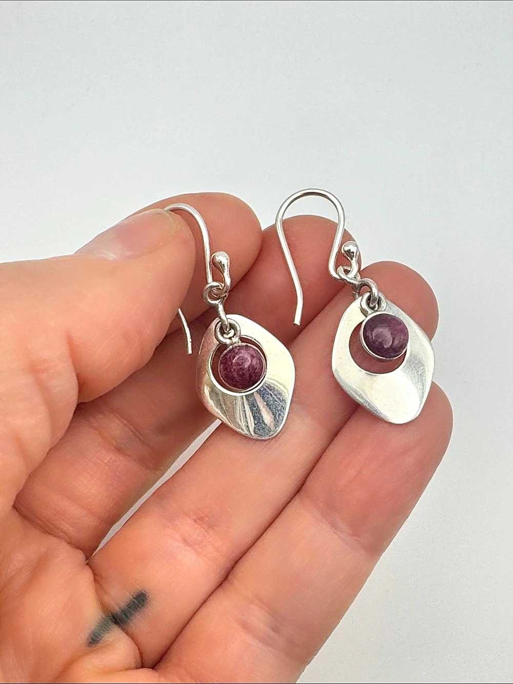 950 Silver Purple Drop Earrings Like New